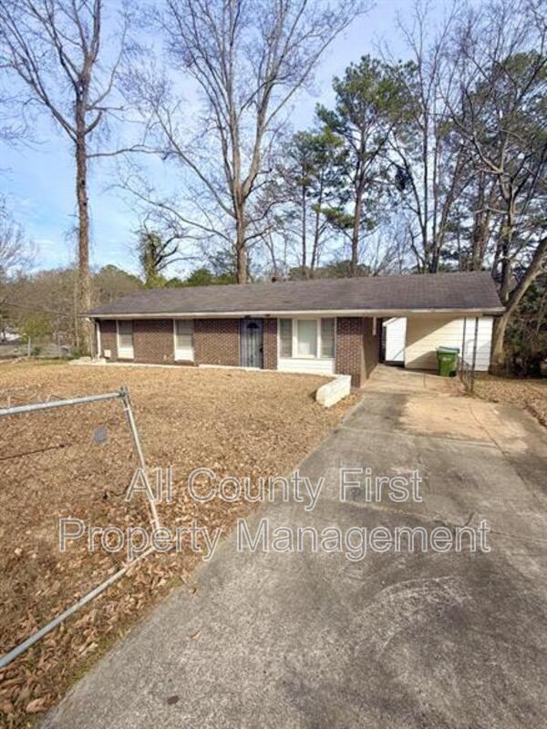 3236 Renault Rd Se - Photo 2 of 18