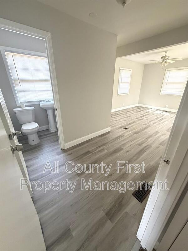 3236 Renault Rd Se - Photo 7 of 18