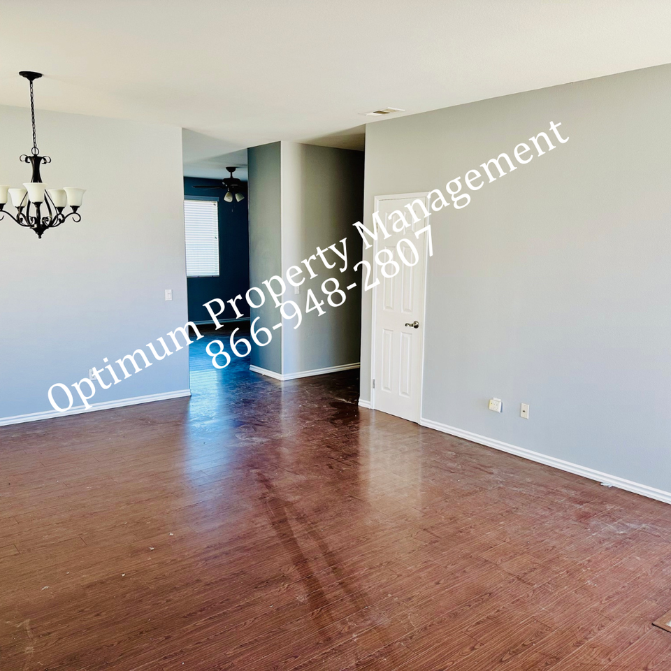 12962 Tehachapi St - Photo 4 of 38