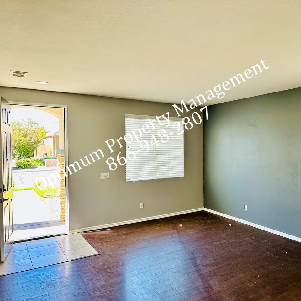 12962 Tehachapi St - Photo 6 of 38