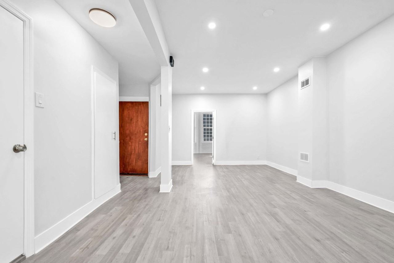 345 E 35th St #1 - Photo 5 of 20