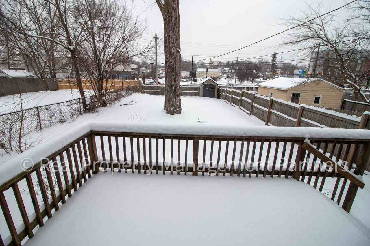 945 Crescent St Ne - Photo 4 of 5