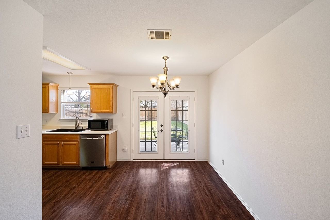 1725 Zydeco Dr - Photo 6 of 27