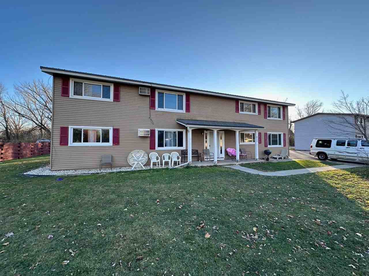 811 Elm St - Photo 2 of 2