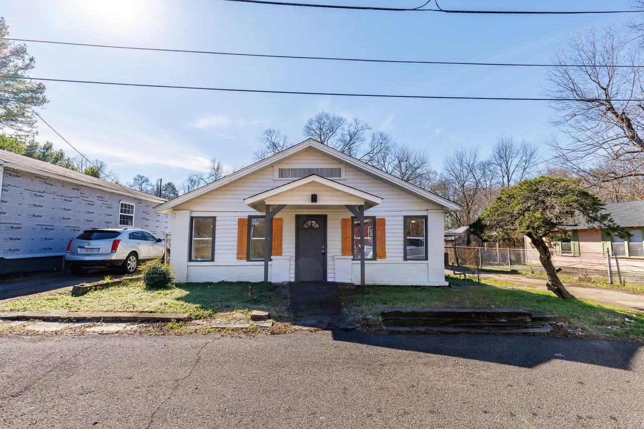 2212 20th St N - Photo 2 of 17