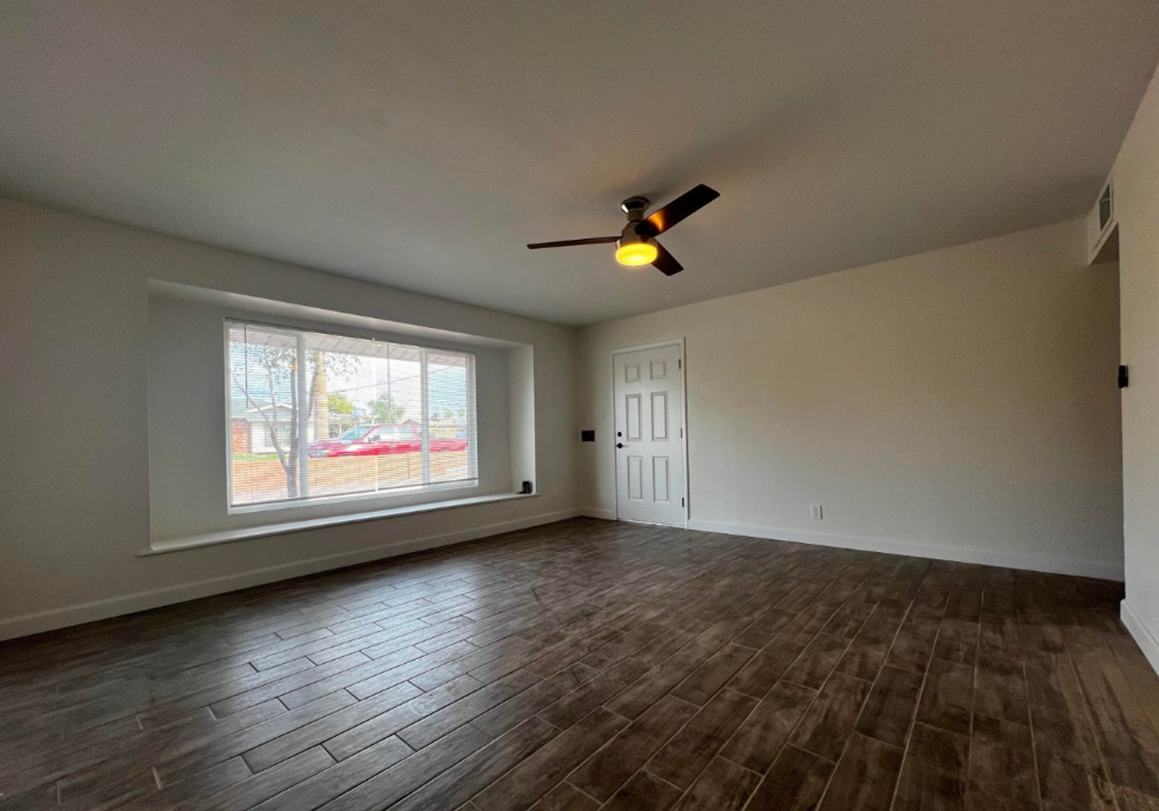 3701 W Keim Dr - Photo 5 of 19