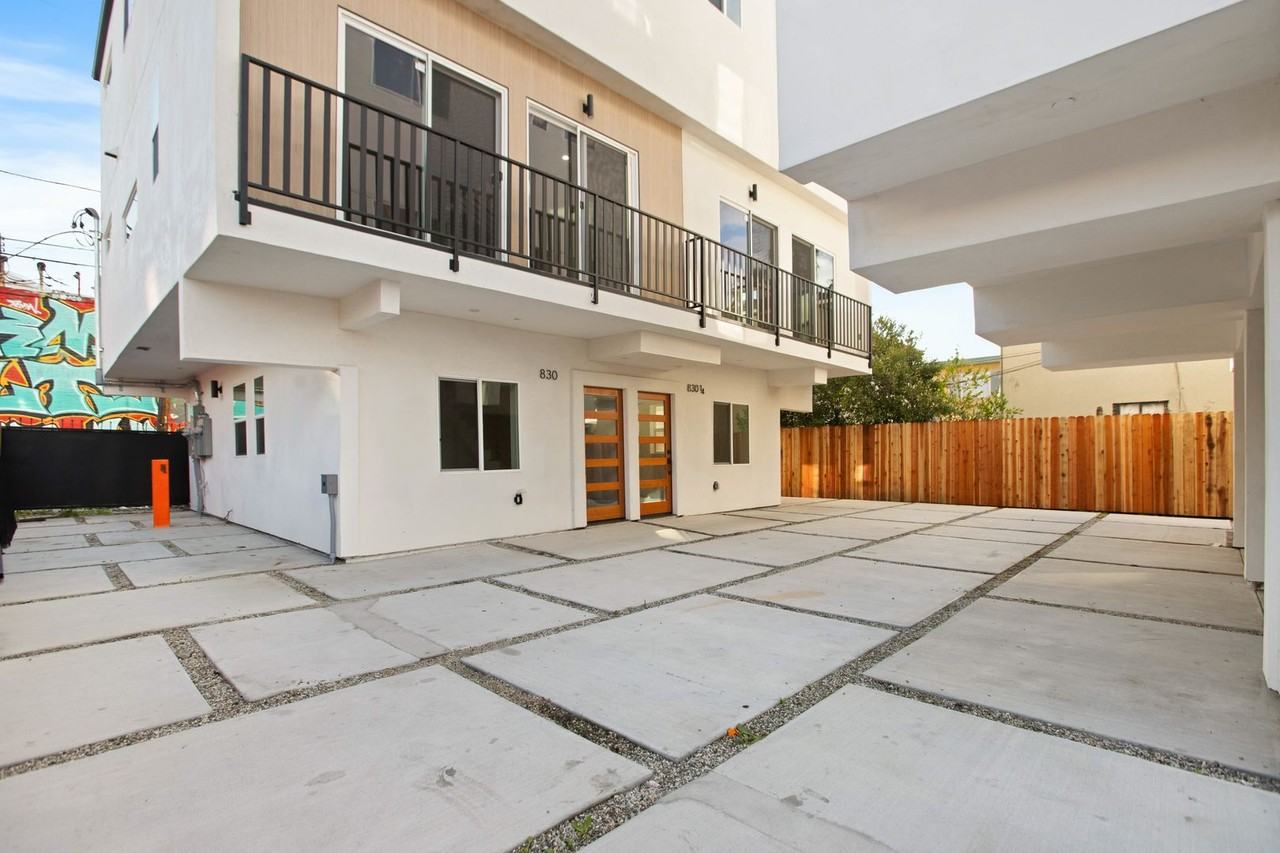 828 N Detroit St - Photo 4 of 50