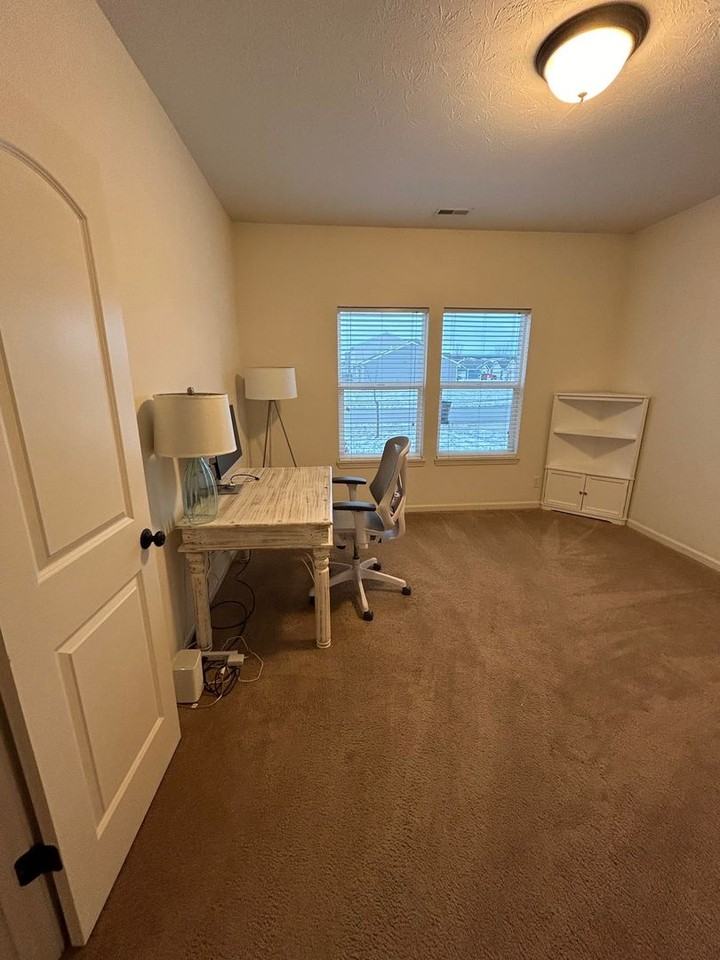 2160 Rutherford Dr - Photo 3 of 17