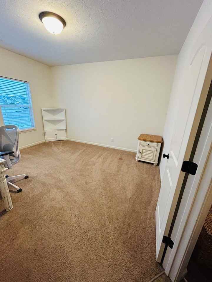 2160 Rutherford Dr - Photo 4 of 17