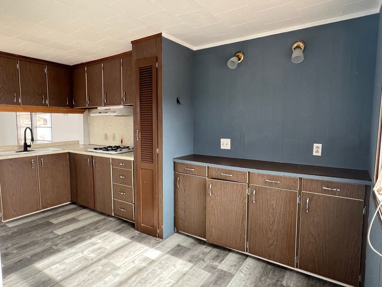 218 E 1/2 St N #B - Photo 5 of 17