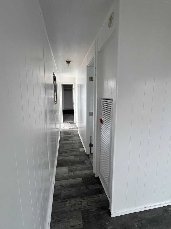 218 E 1/2 St N #B - Photo 7 of 17