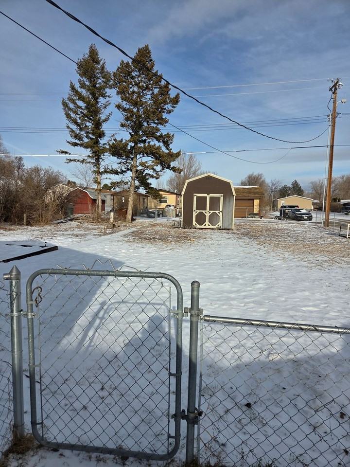 724 3rd St Ne - Photo 3 of 7