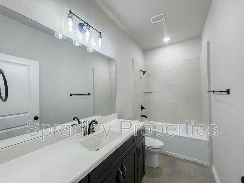 305 Juniper Dr Unit A - Photo 6 of 17