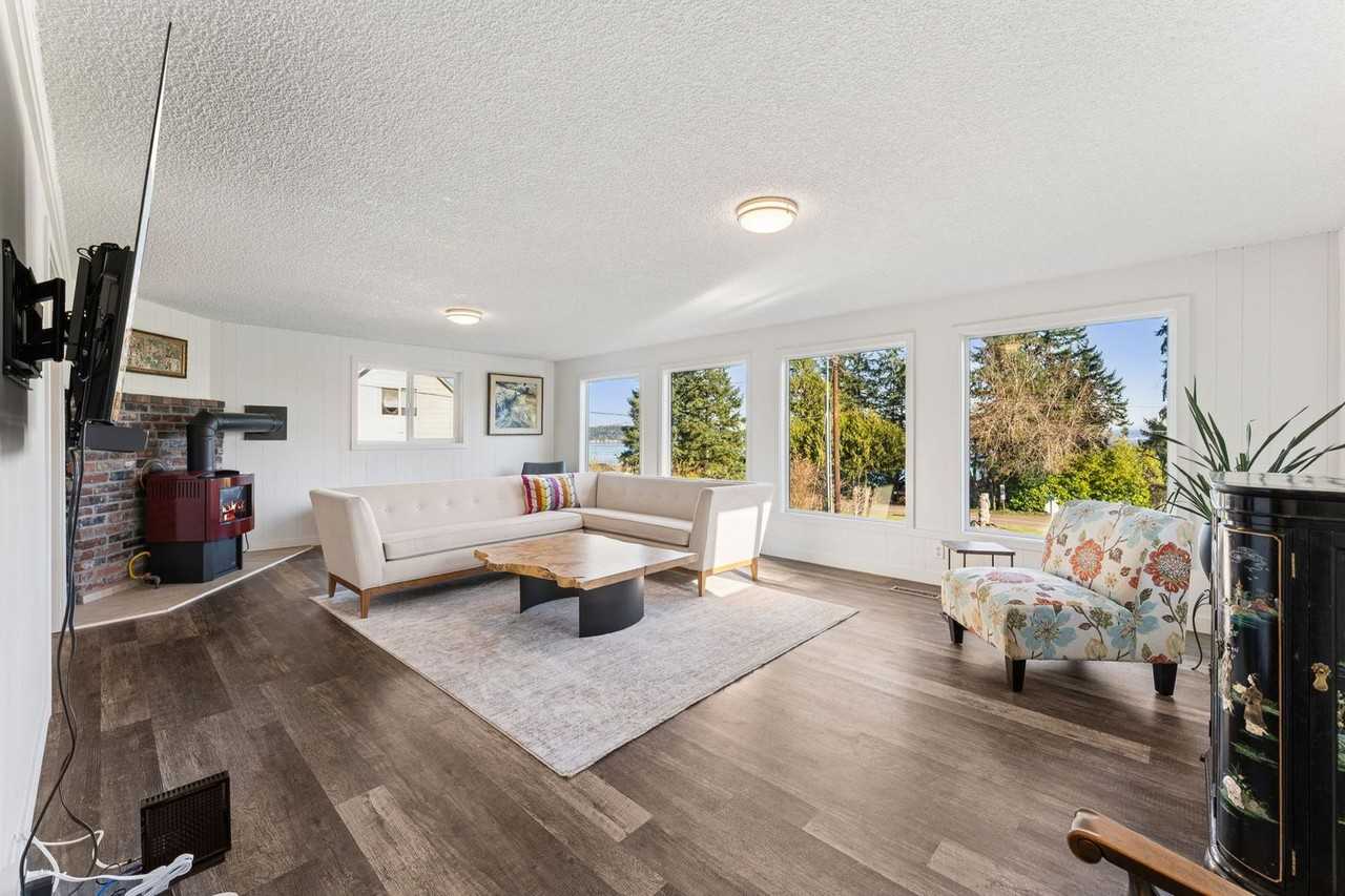 1672 Colchester Dr E - Photo 6 of 25