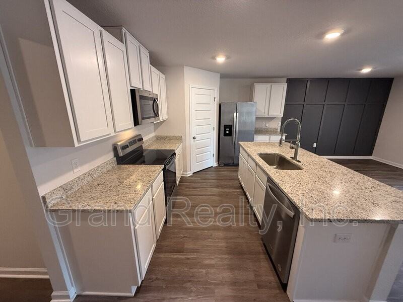 7640 Gumbo Ave - Photo 6 of 28