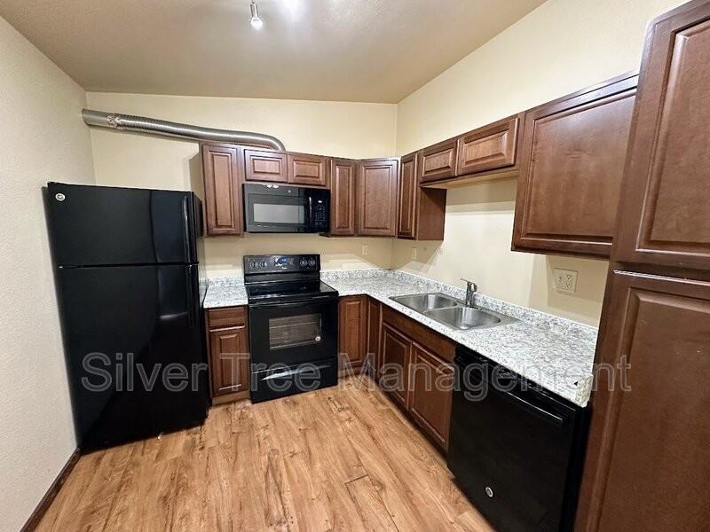 358 Brighton Oaks Dr #3 - Photo 6 of 14