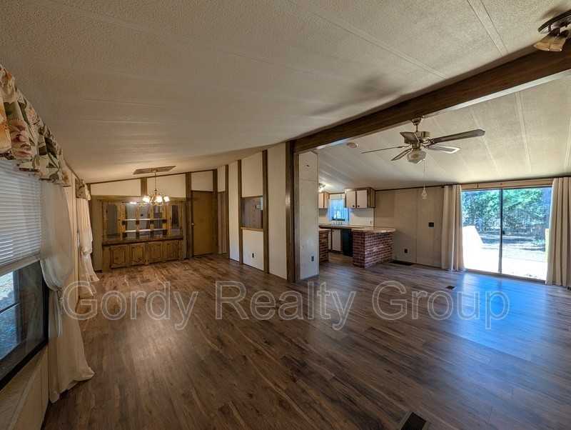 6511 Blue Springs Rd - Photo 3 of 14