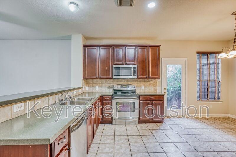 21615 Balsam Brook Ln - Photo 6 of 15
