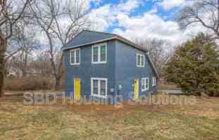 featured image of 1000 S Savage St