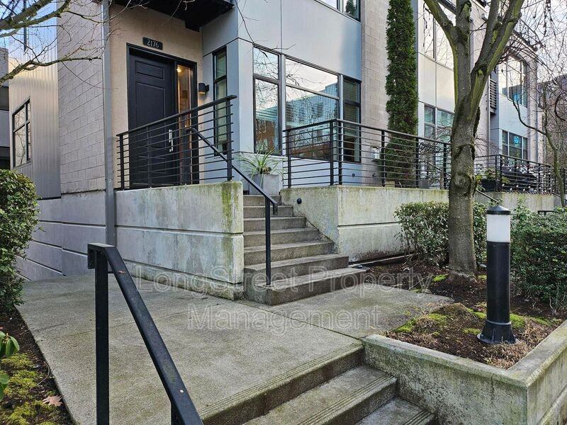 2176 Nw 16th Ave - Photo 3 of 35