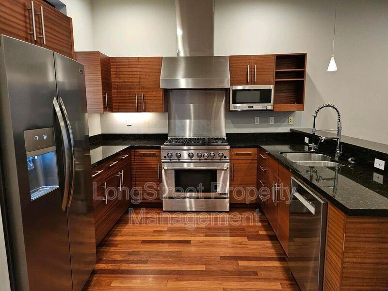 2176 Nw 16th Ave - Photo 5 of 35