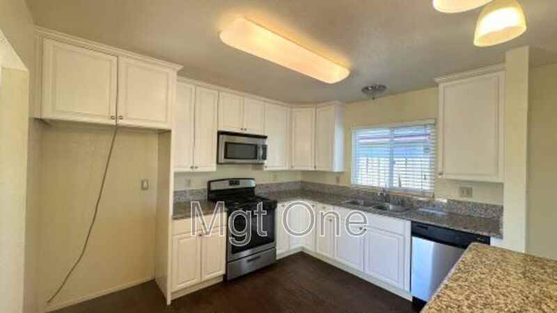 24382 Delphinium Ave - Photo 2 of 16