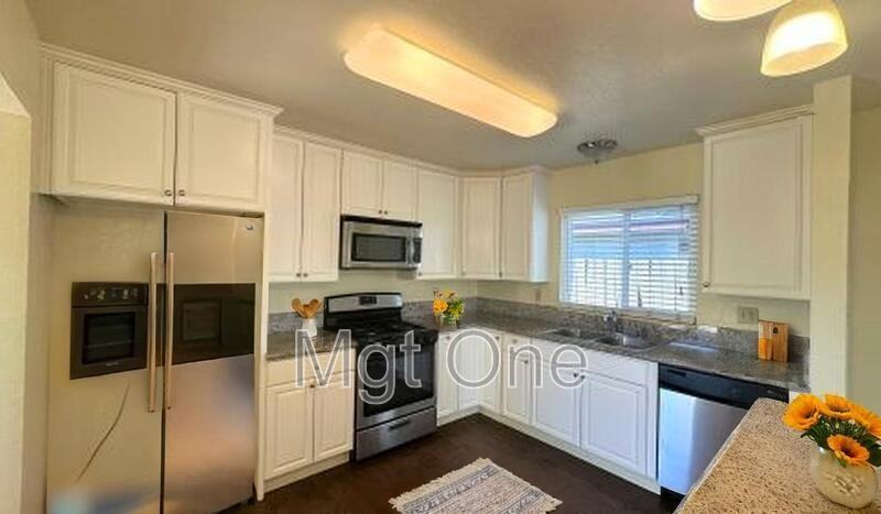 24382 Delphinium Ave - Photo 3 of 16