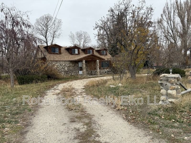 811 Country Ln - Photo 2 of 23