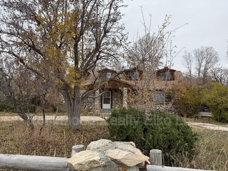 811 Country Ln - Photo 3 of 23