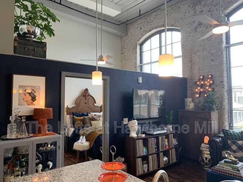 1101 Hawthorne Ln #250 - Photo 2 of 7