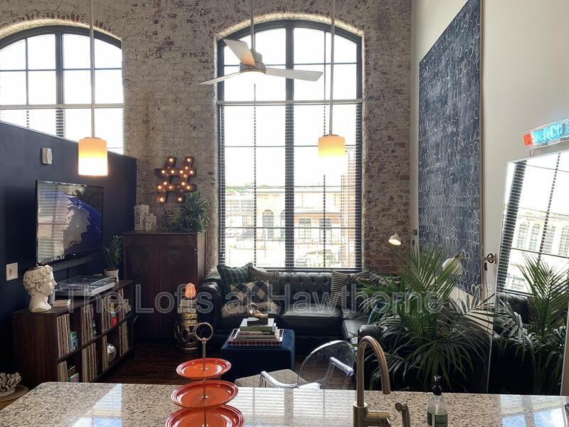 1101 Hawthorne Ln #250 - Photo 4 of 7