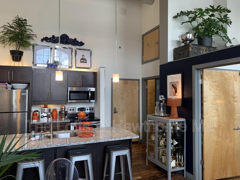 1101 Hawthorne Ln #250 - Photo 5 of 7