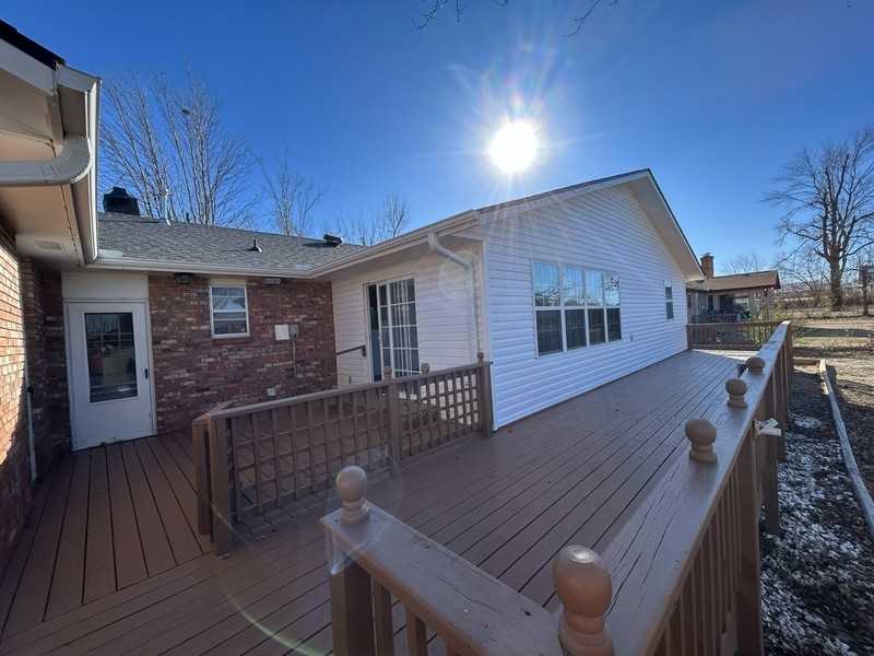 902 S 17th St - Photo 2 of 17