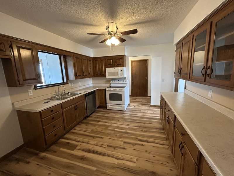 902 S 17th St - Photo 5 of 17