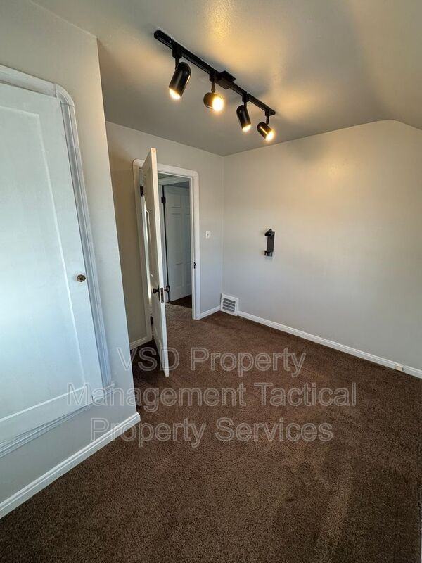 12930 Havana Rd - Photo 3 of 35