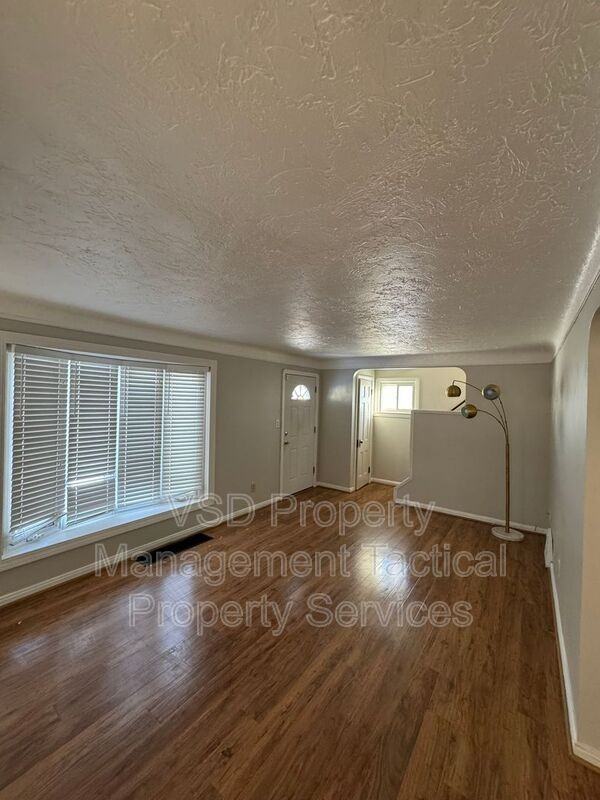 12930 Havana Rd - Photo 5 of 35