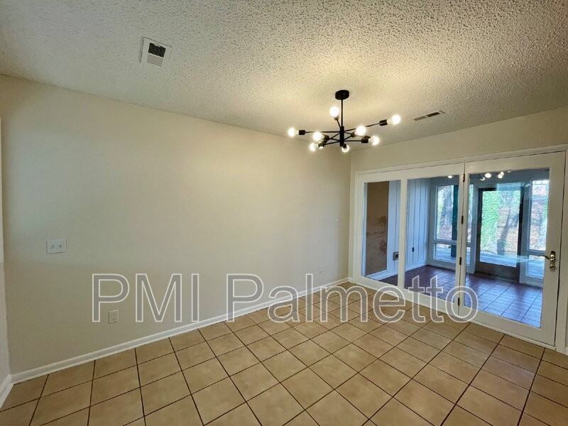 1422 Beaver Dam Rd - Photo 7 of 31