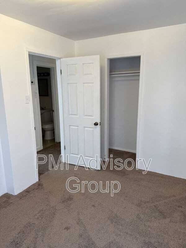 203 Sw Heights Rd - Photo 2 of 9