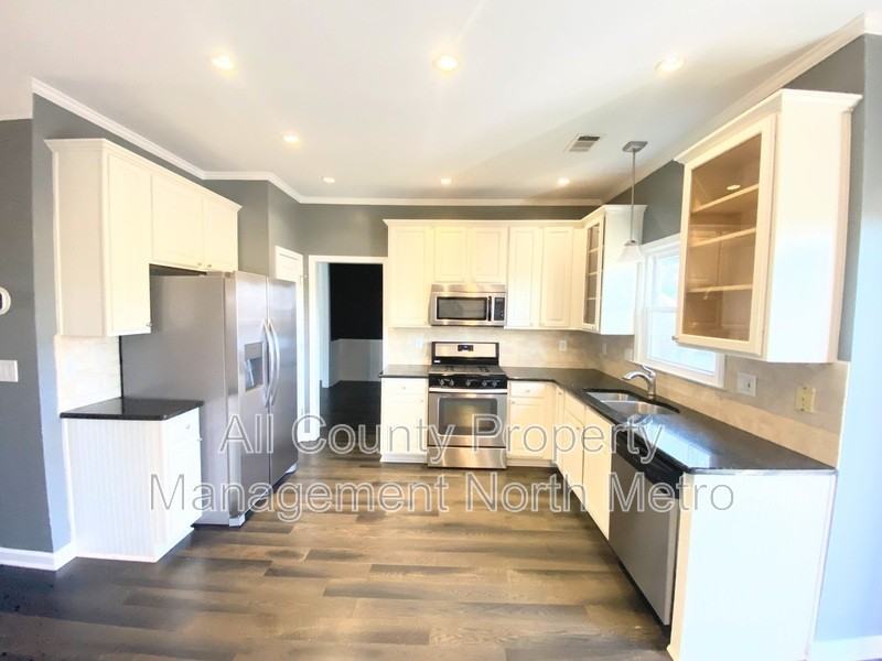 11855 Leeward Walk Cir - Photo 4 of 13