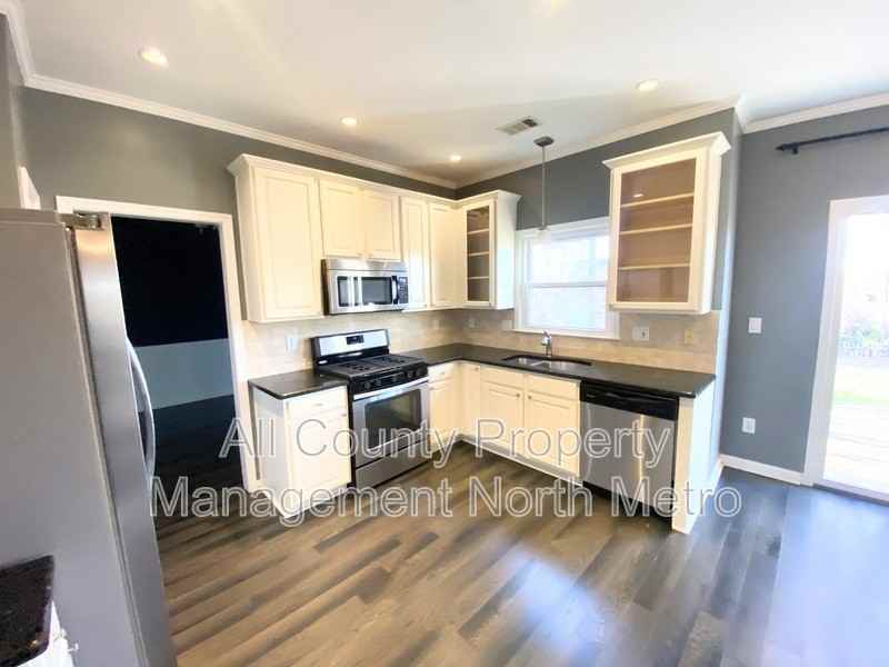 11855 Leeward Walk Cir - Photo 5 of 13