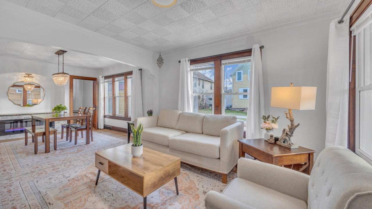 715 N 14th St - Photo 3 of 20