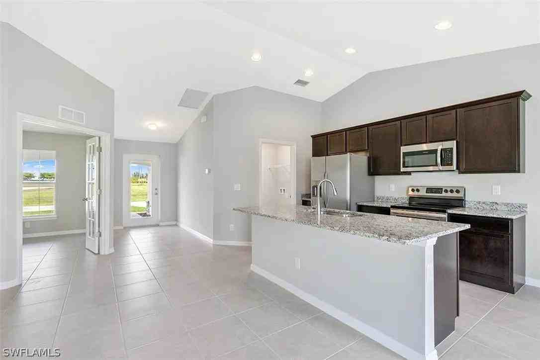 3217 Nw 3rd Ave - Photo 4 of 11