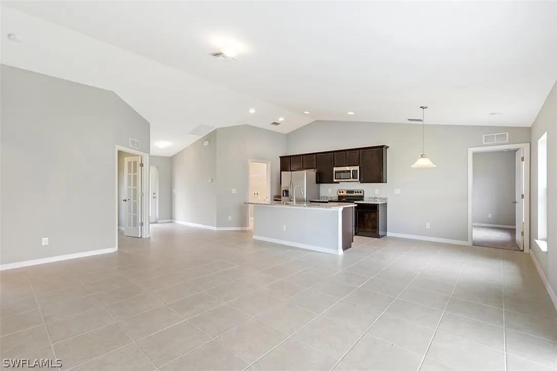 3217 Nw 3rd Ave - Photo 5 of 11