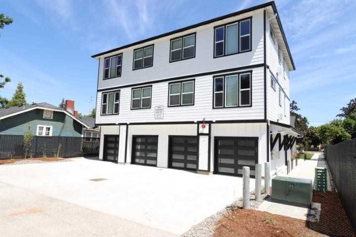 Magnolia8 - Photo 2 of 2