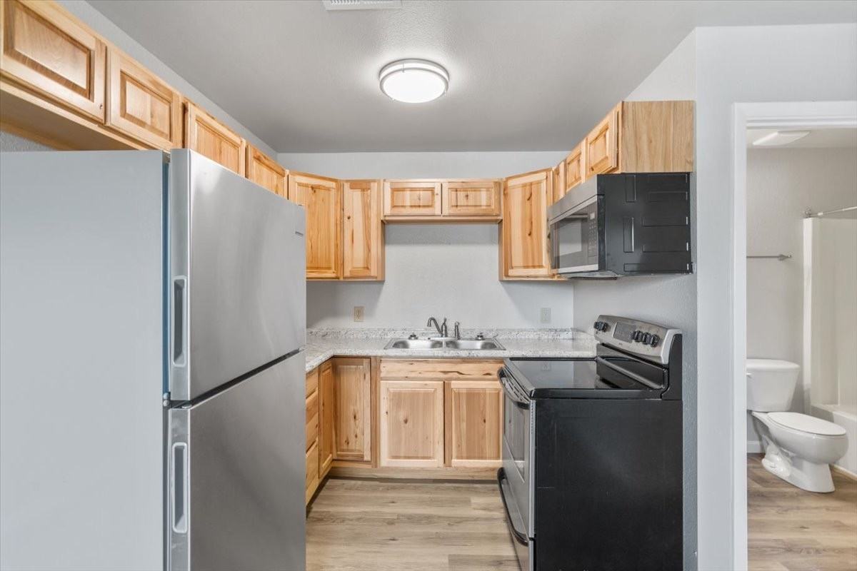 340 Bench - Photo 4 of 10