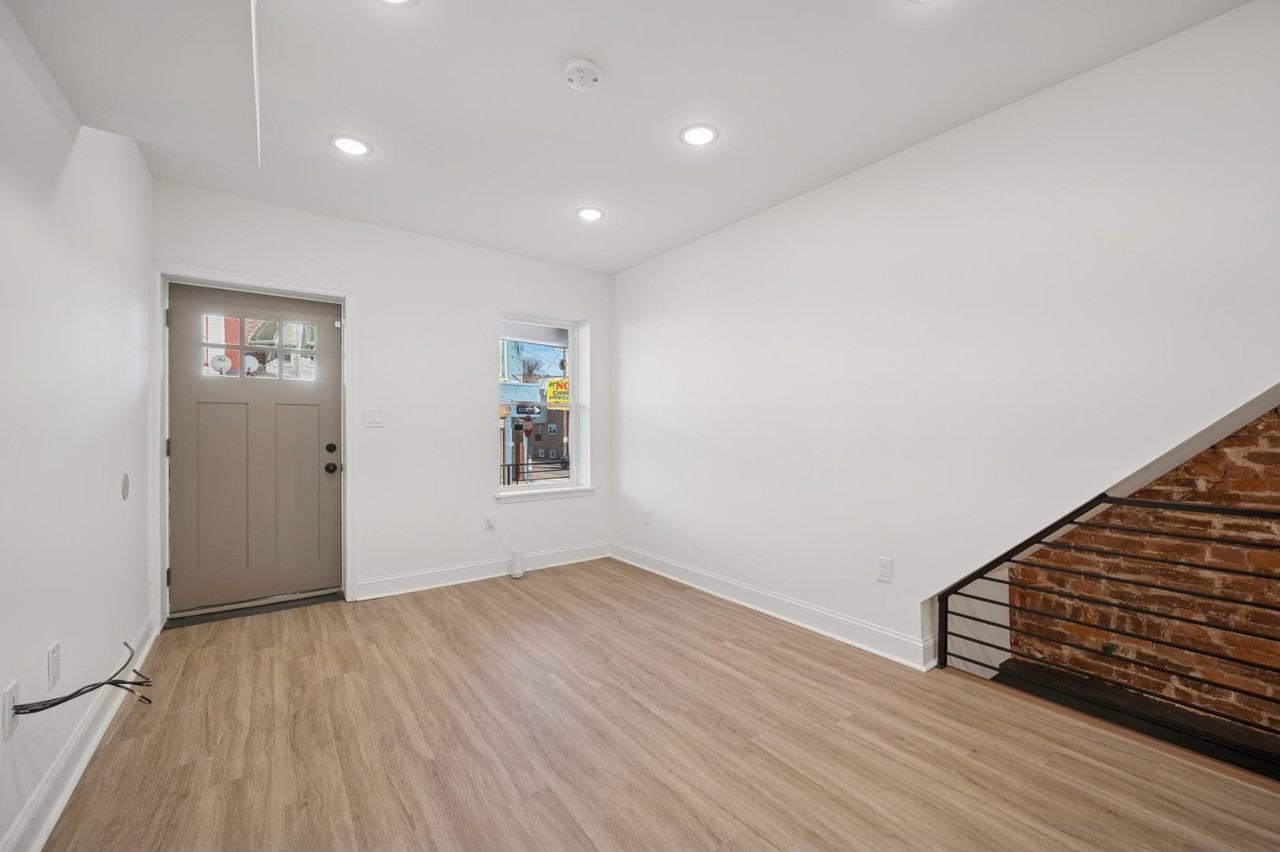 5644 Blakemore St - Photo 4 of 20