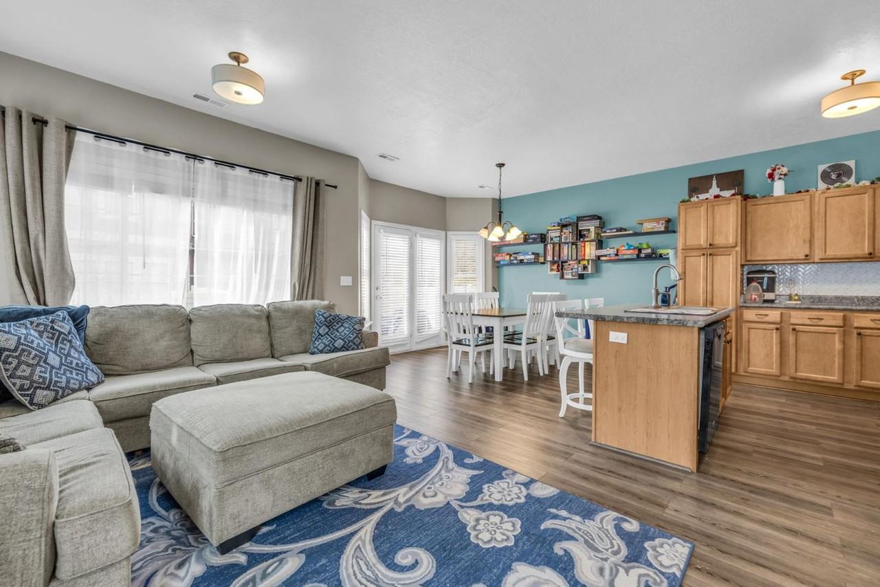 1503 N August Dr - Photo 5 of 11