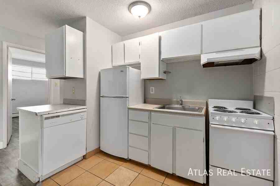 1900-1906 11th Avenue - Photo 4 of 17