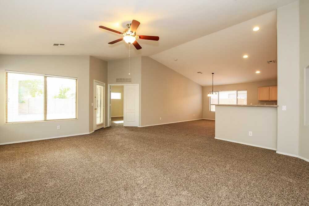 15667 W Saguaro Ln - Photo 4 of 15