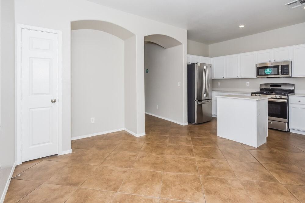 7423 Clarita Cavern St - Photo 5 of 16